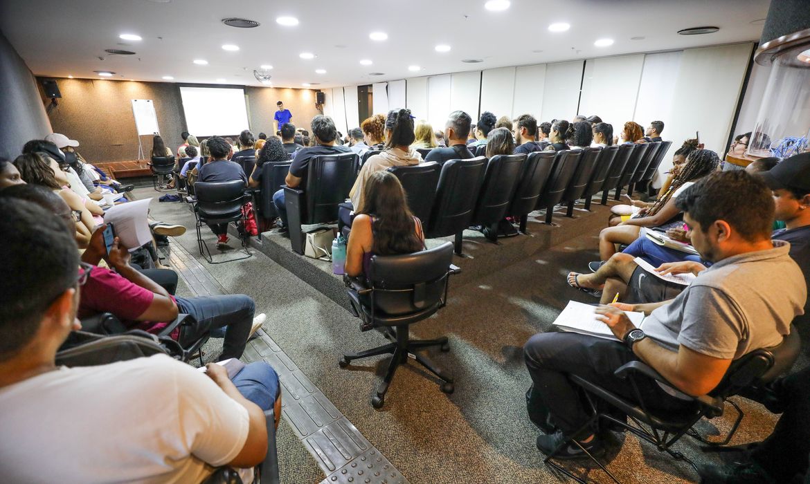 Concurso da Câmara: confira os locais de provas deste domingo