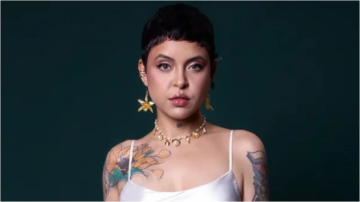 Kell Smith apresenta sucessos como Era Uma Vez e Girassol em show gratuito no Theatro Pedro II, em Ribeirão Preto