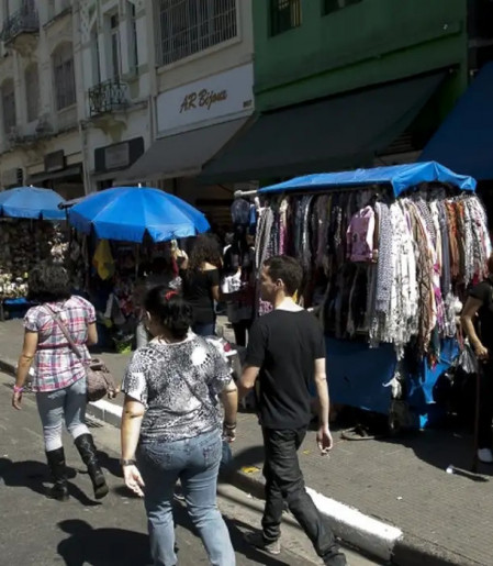 Taxa de informalidade cai no mercado de trabalho, mostra IBGE