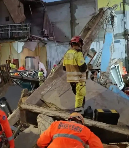 Bombeiros resgatam última vítima de escombros de lar de idosos em MG