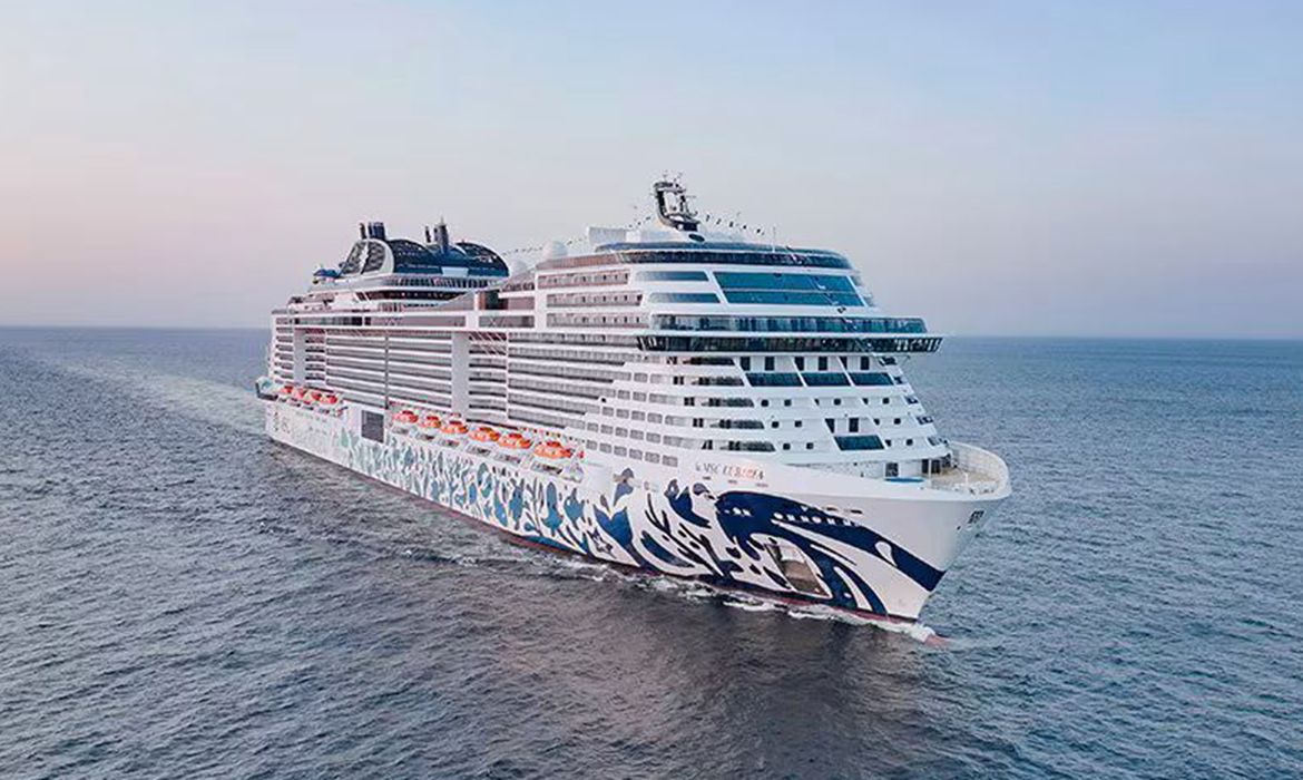 Passageiros de cruzeiro retido em Dubai começam a voltar pra casa