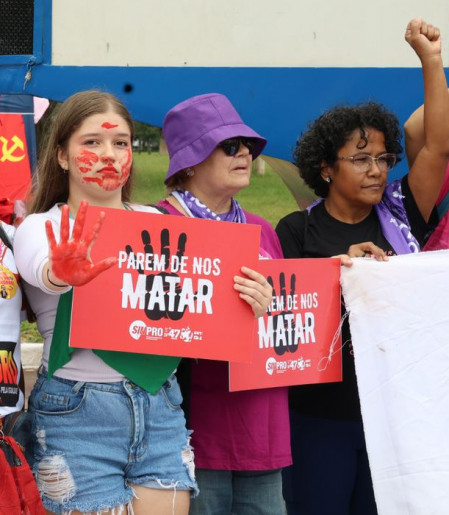 Protestos contra a violência de gênero tomam o Brasil neste 8 de março