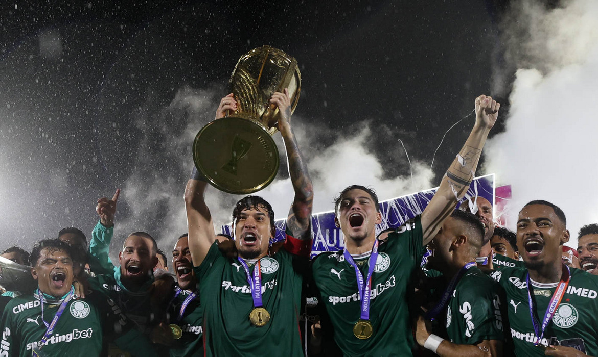 Nove equipes garantem títulos estaduais pelo Brasil 