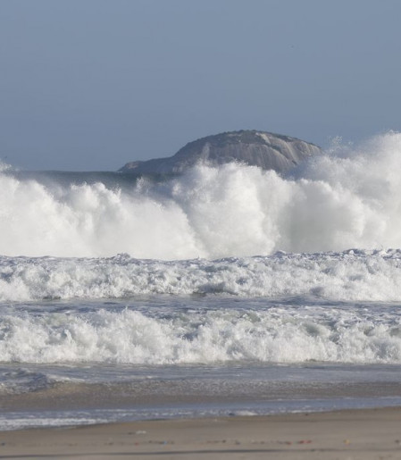 Especialistas alertam para riscos ambientais de intervenções em praias