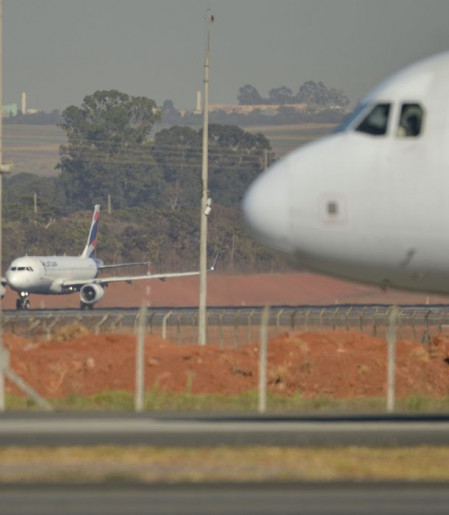 Após ameaça de bomba, voo da Latam de Brasília a São Paulo é adiado