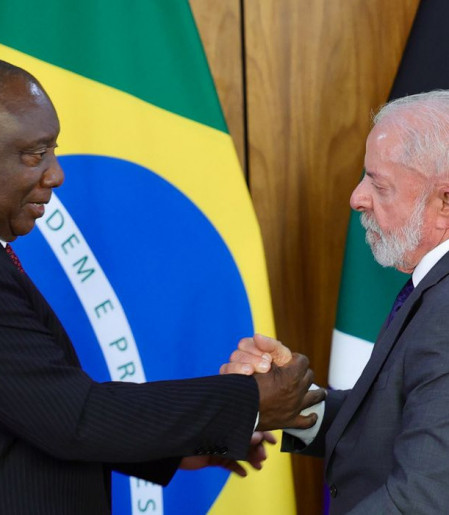 Lula cita preocupação com conflito no Irã e fala em ampliar defesa 