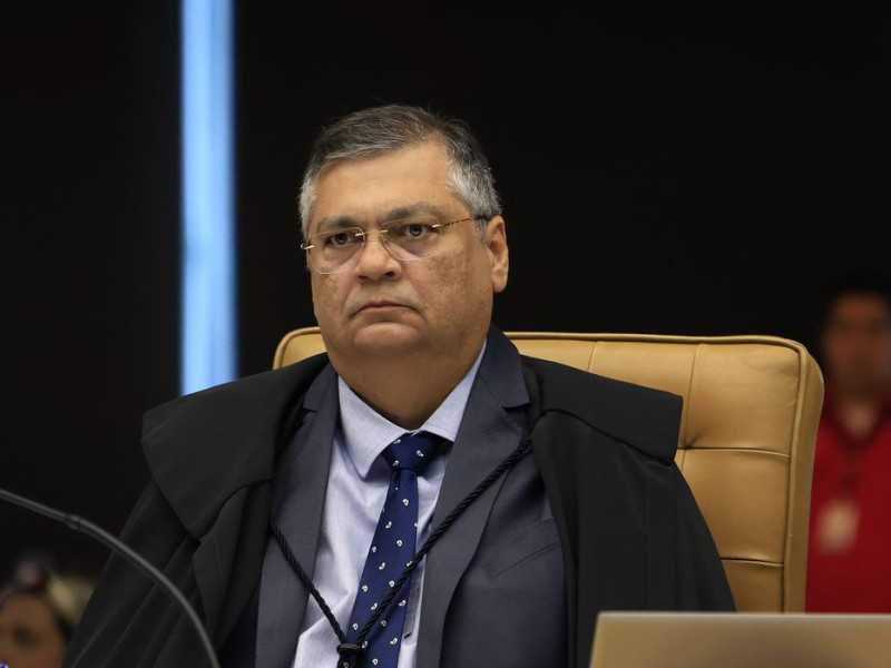 Dino defende STF e diz que Corte "acerta mais do que erra"