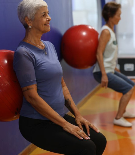 Execícios físicos contribuem para envelhecimento saudável 