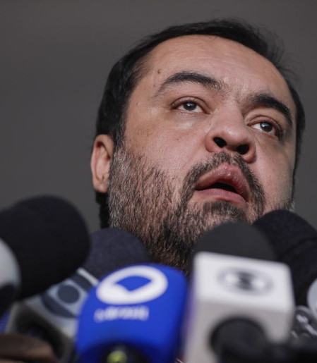 Ministro suspende julgamento que pode cassar governador do Rio