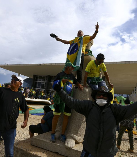 Argentina concede refúgio permanente a condenado pelo 8 de janeiro