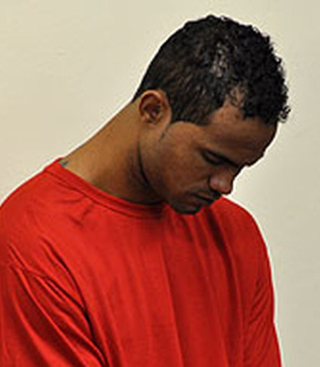 Goleiro Bruno é considerado foragido pela Justiça do Rio de Janeiro