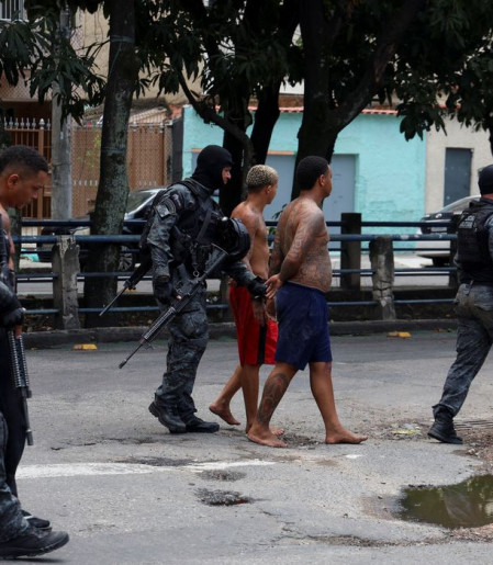 Mais dez policiais são denunciados por crimes na Operação Contenção