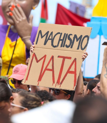 Entenda o que são redpill e outros termos de ódio contra mulheres 