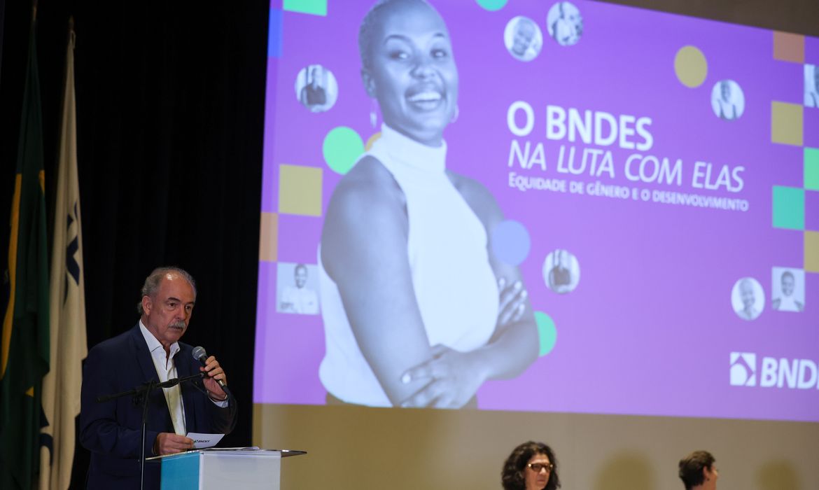 BNDES reduz taxa de juros em empréstimos para mulheres de cooperativas
