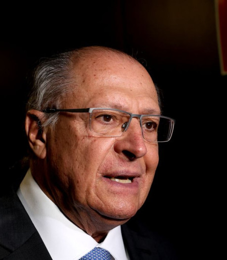 Governo prioriza abastecimento e segurar preço do diesel, diz Alckmin