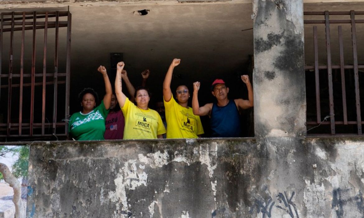 MPF propõe que prédio abandonado do INSS no Rio vire moradia popular