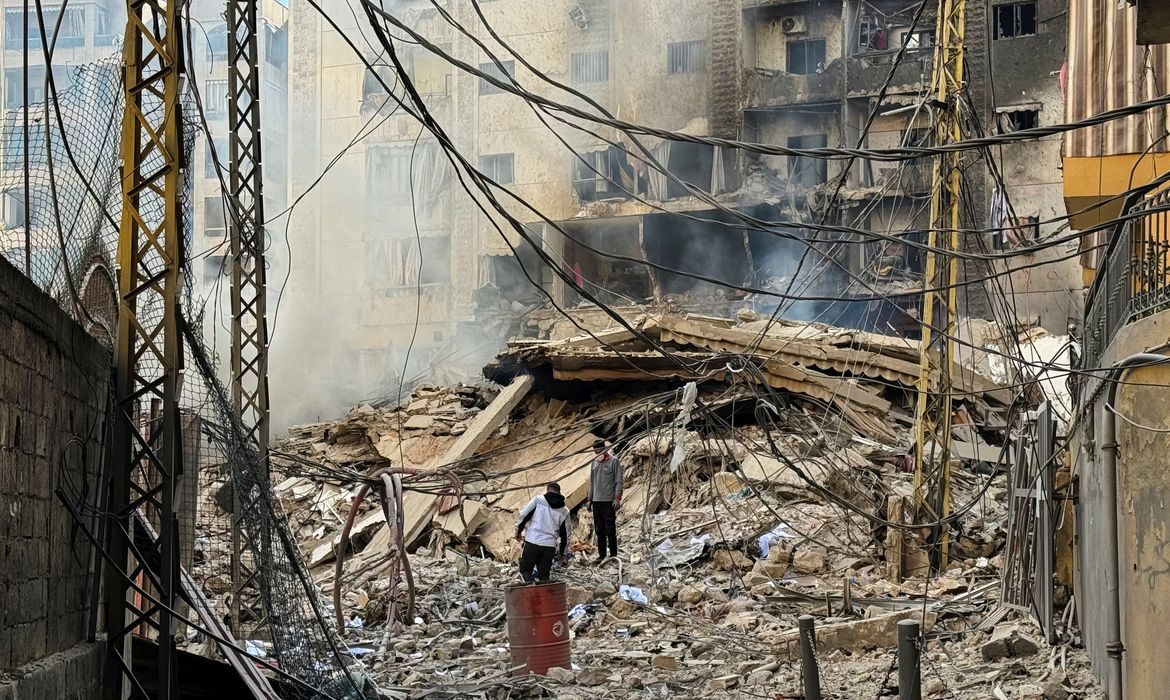 Guerra deixa salas de aula com crianças feridas ou mortas diariamente