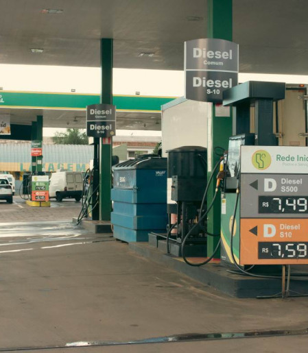 Preço do óleo Diesel subiu praticamente R$ 1 nos postos da região: entidade não descarta falta do produto