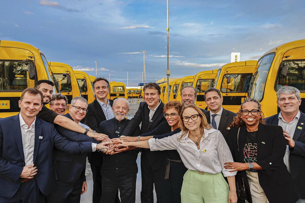 Investir em educação é o jeito de salvar o Brasil, defende Lula