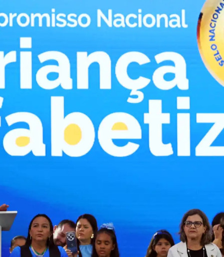 Brasil atinge meta com 66% das crianças alfabetizadas em idade certa