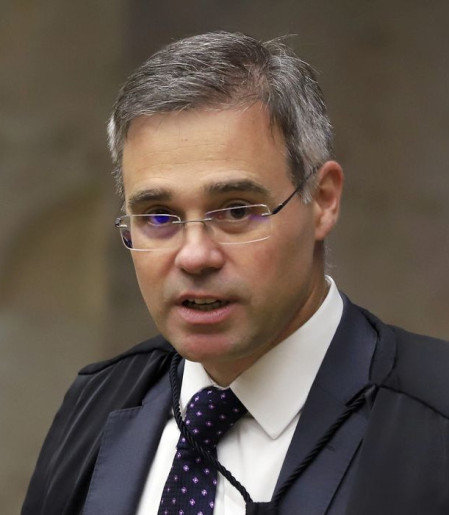 Mendonça acata recurso e ordena que Alcolumbre prorrogue CPMI do INSS