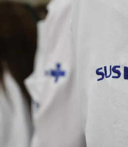 Março Azul: exames para rastrear câncer de intestino triplicam no SUS 