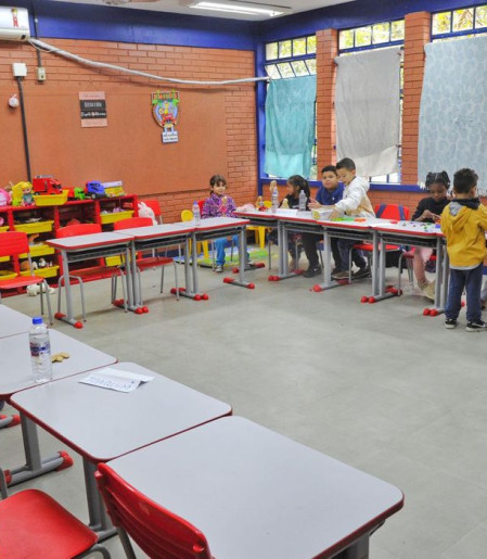 Para especialistas, alfabetização na idade correta é marco para o país