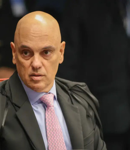 Moraes expede mandado de soltura que autoriza domiciliar a Bolsonaro 