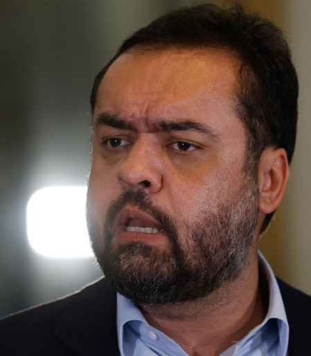 Cláudio Castro diz que sai do governo do Rio "de cabeça erguida"