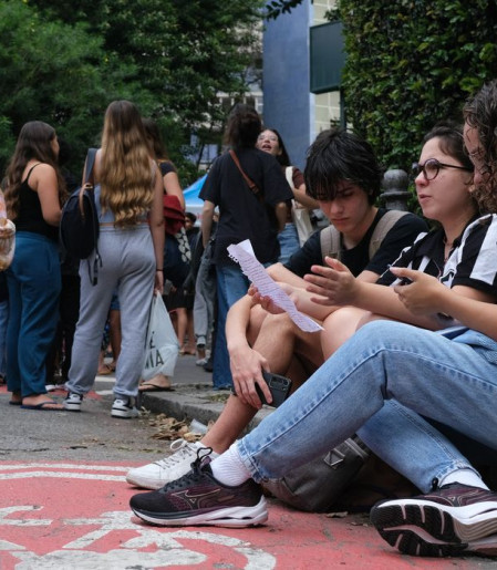 Instituto oferta videoaulas de português a alunos do ensino médio