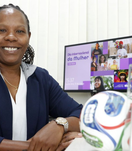 Mulheres no futebol: coragem e política pública confrontam preconceito