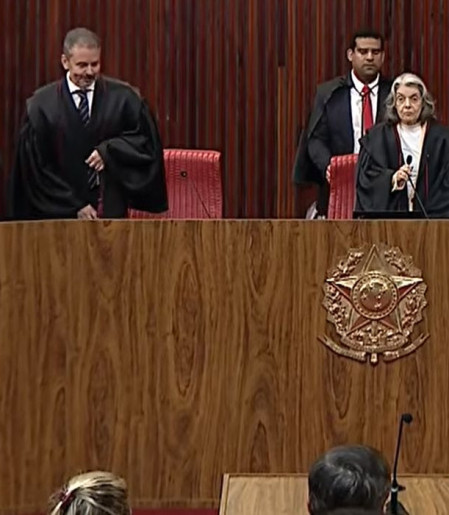 TSE retoma julgamento que pode deixar Castro inelegível