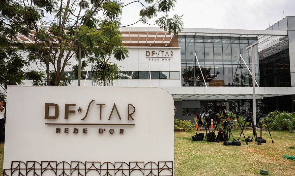 Bolsonaro deixa a UTI, mas não tem previsão de alta hospitalar