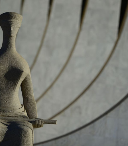 STF decide limitar pagamento de penduricalhos no Judiciário e MP 