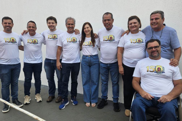 Prefeito Itamar Bueno e seus secretários e secretárias - Divulgação