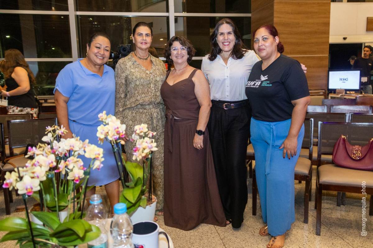 Juliana Ogawa, Sandra Brandani Picinato,Patricia Di Donato,Pollyana Evangelista Marques e Aline Rocha