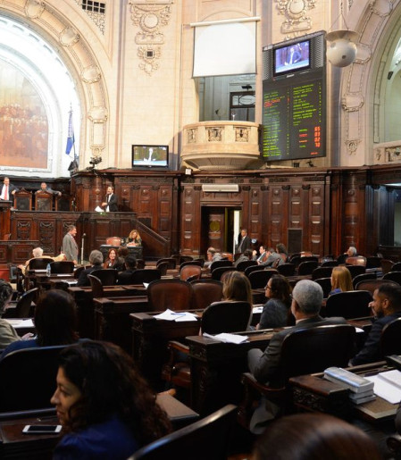 TRE-RJ marca para terça recontagem de votos após cassação de Bacellar