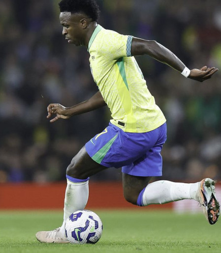 Brasil enfrenta França em fase final de preparação para Copa do Mundo