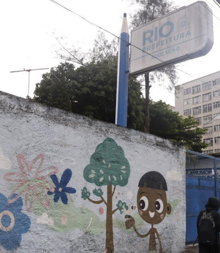 Violência interrompe transportes e afeta acesso à educação no Rio