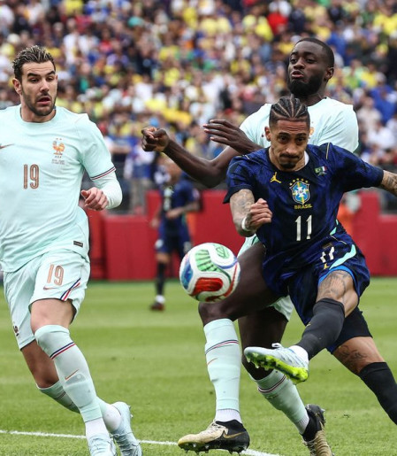 Raphinha e Wesley são cortados da seleção brasileira