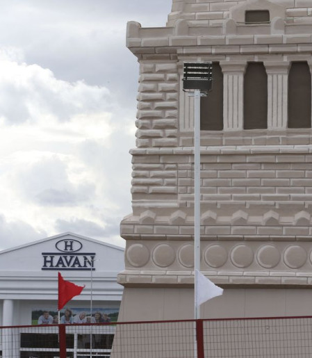 TST condena lojas Havan por racismo recreativo contra ex-funcionária 