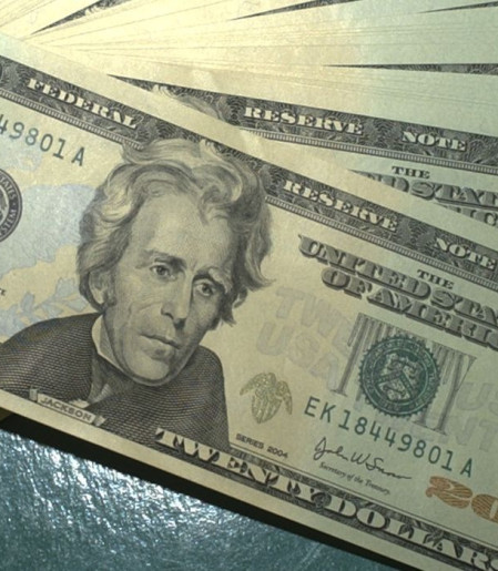 Apesar de guerra, dólar cai 1,27%, e bolsa sobe 3% na semana