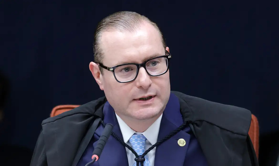 Zanin, do STF, suspende eleição indireta para governo do Rio