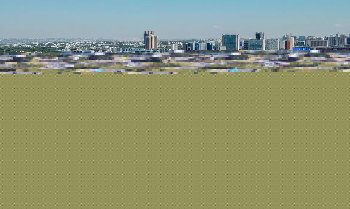 Lei reestrutura carreiras no Executivo e cria mais de 24 mil cargos