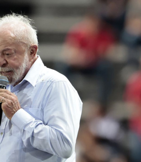Lula diz que governo fará de tudo para conter preço do diesel