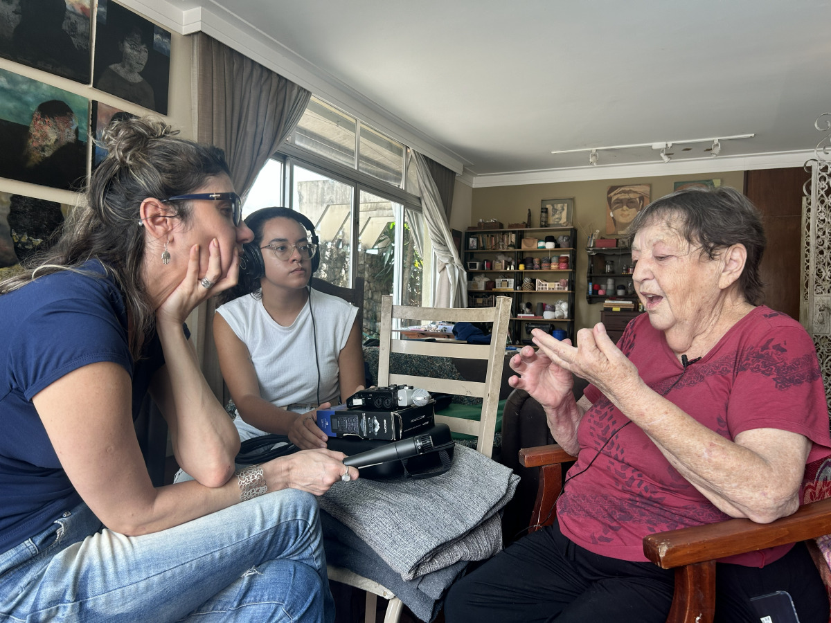 Bastidores da produção do podcast As Vozes da Resistência