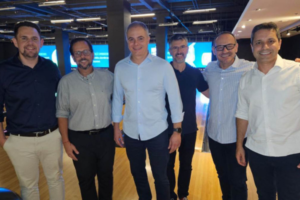 Joan Luchianciuc, Cleiton Marinsech, Felix Diez, José Luis Celani, Estevão Minelli e Marcelo Portela  - Divulgação