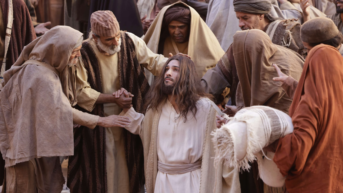 Cena de A Última Ceia, que retrata os últimos dias Jesus a partir de uma abordagem dramática e intimista