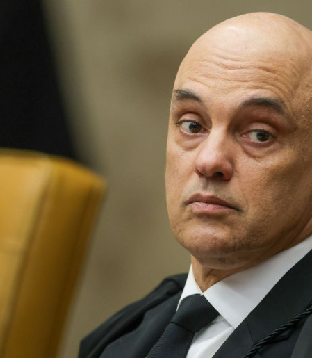 Moraes aumenta restrição para voos de drones na casa de Bolsonaro 
