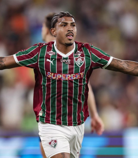 Flu bate Corinthians no Maracanã e assume vice-liderança do Brasileiro